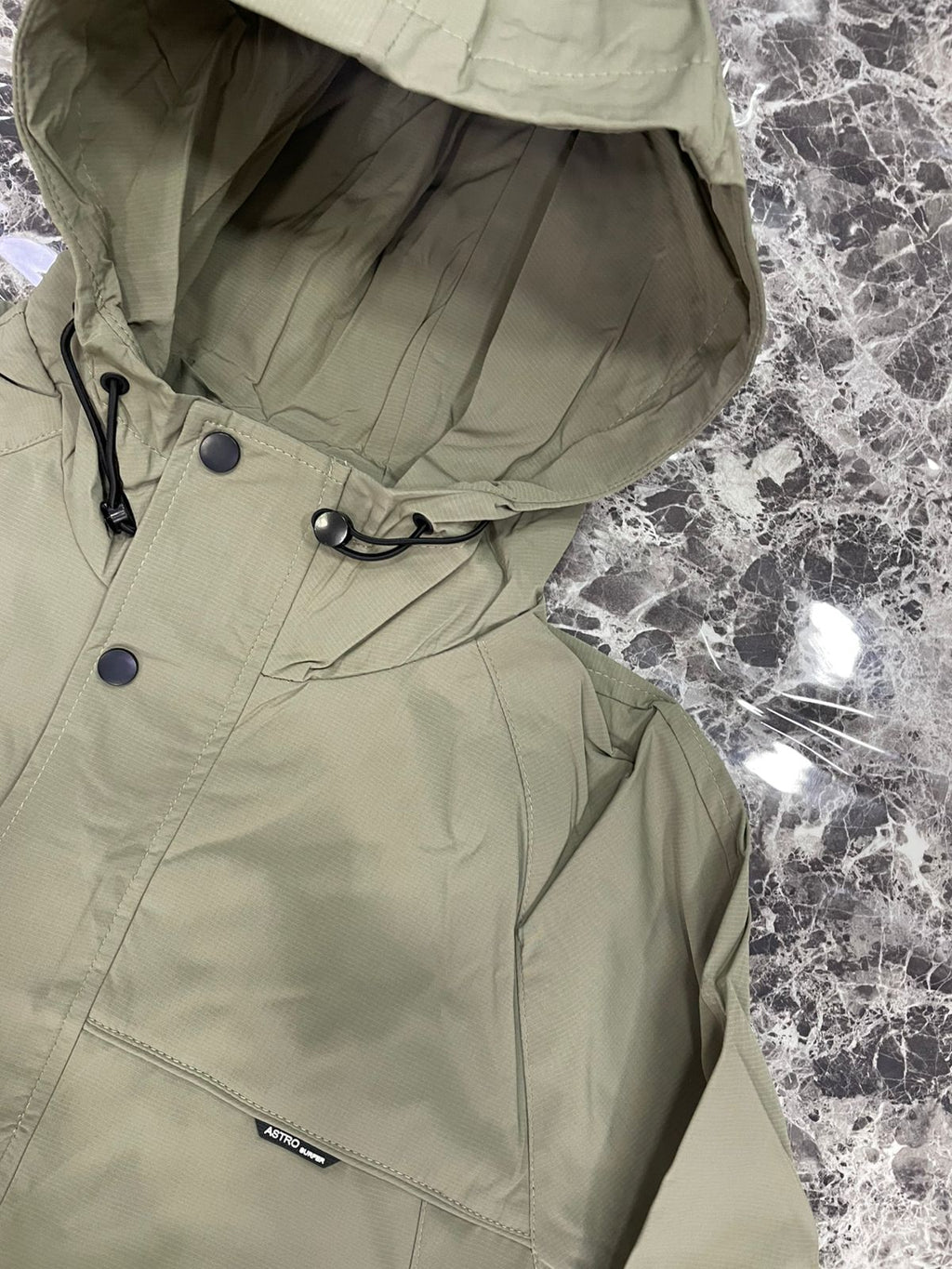 CHOMPA IMPERMEABLE ASTRO
