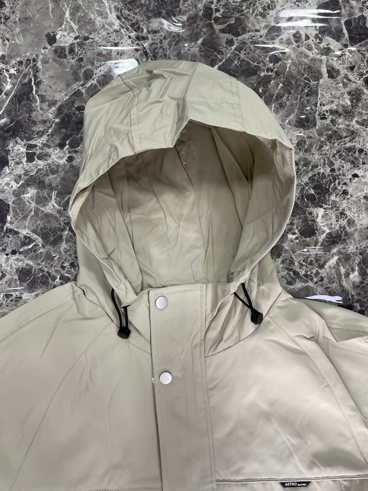 CHOMPA IMPERMEABLE ASTRO