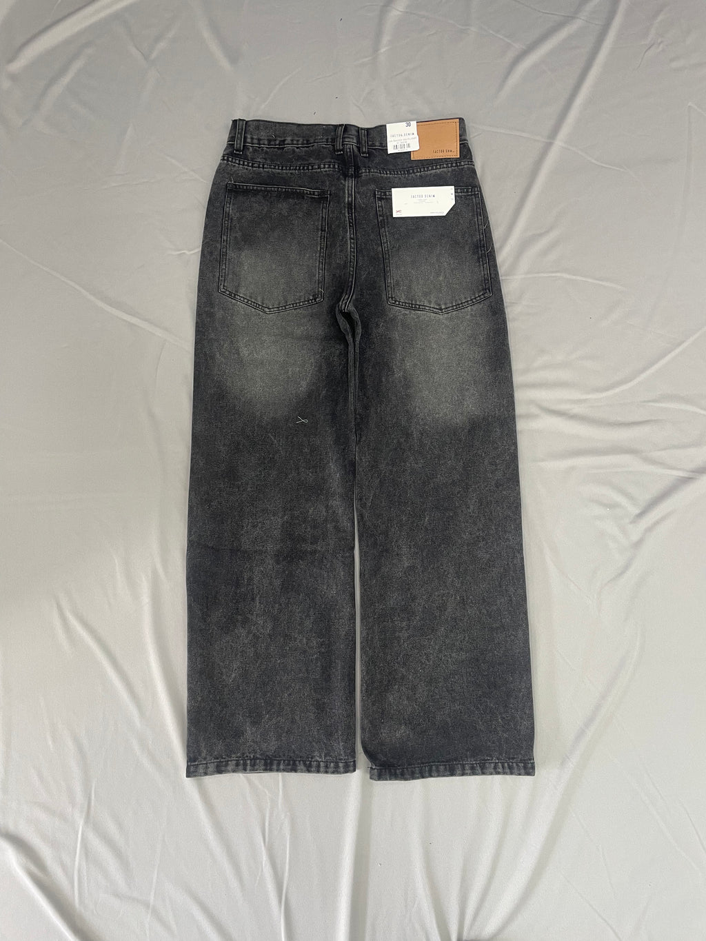 JEAN BAGGY OG PLOMO