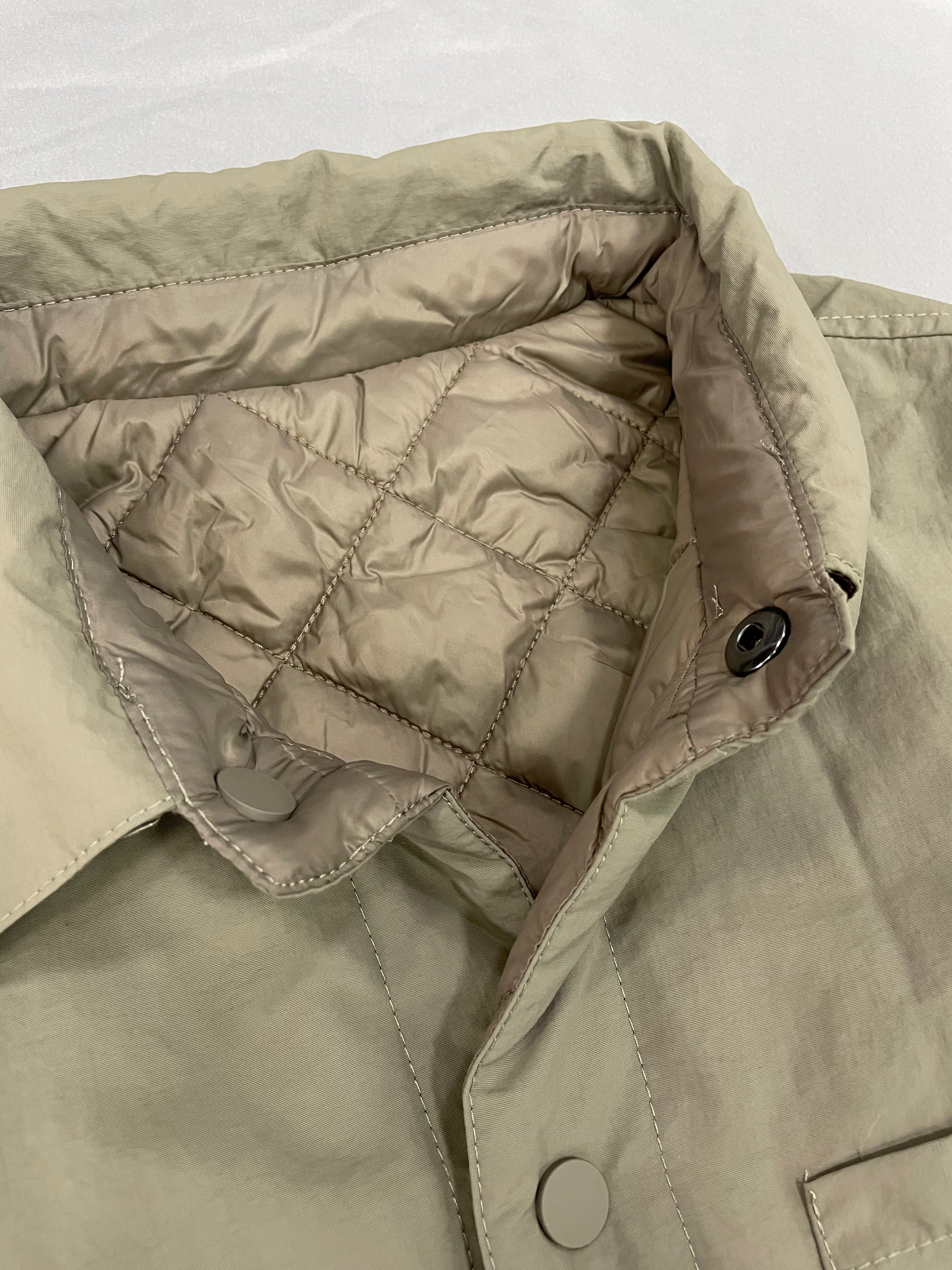 CHOMPA VS HOMBRE BEIGE