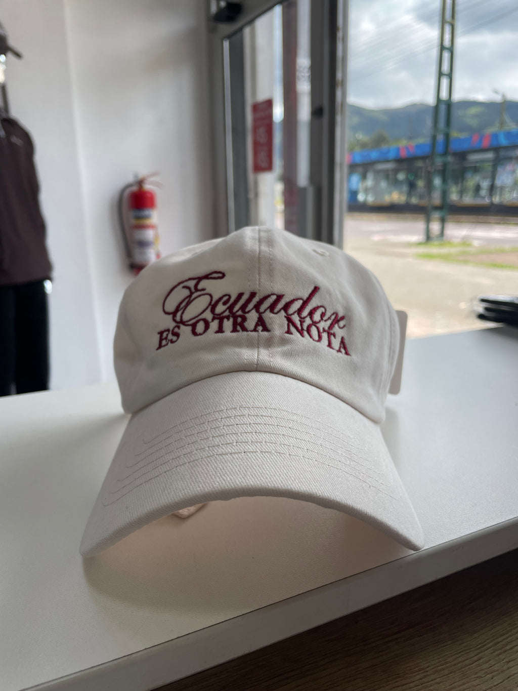 GORRA “ECUADOR ES OTRA NOTA”