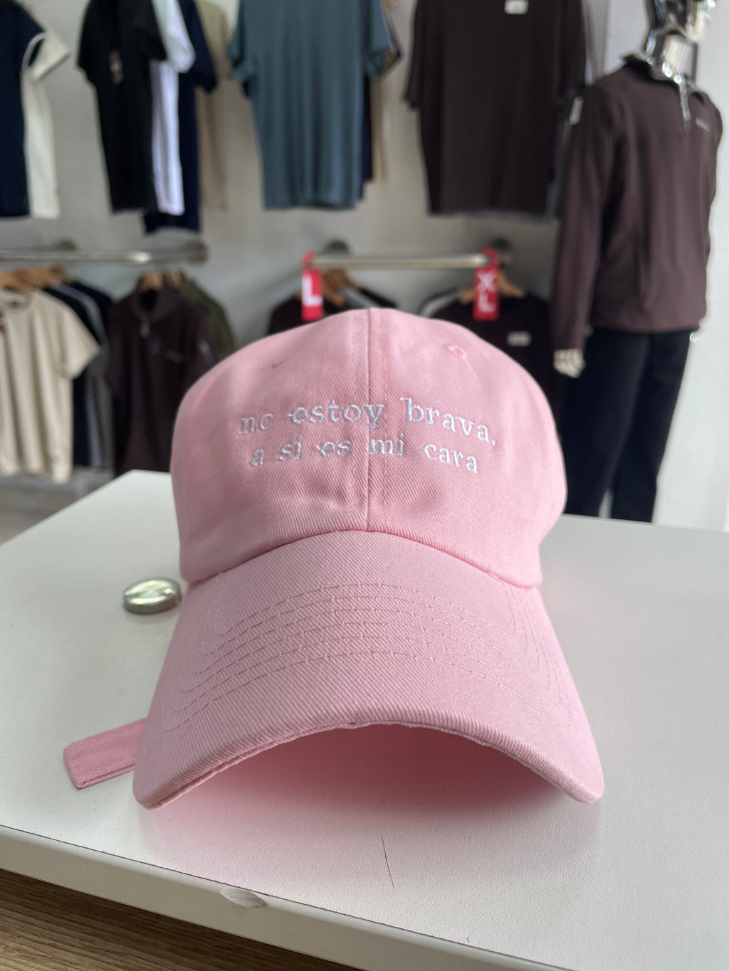GORRA “NO ESTOY BRAVA, A SI ES MI CARA”