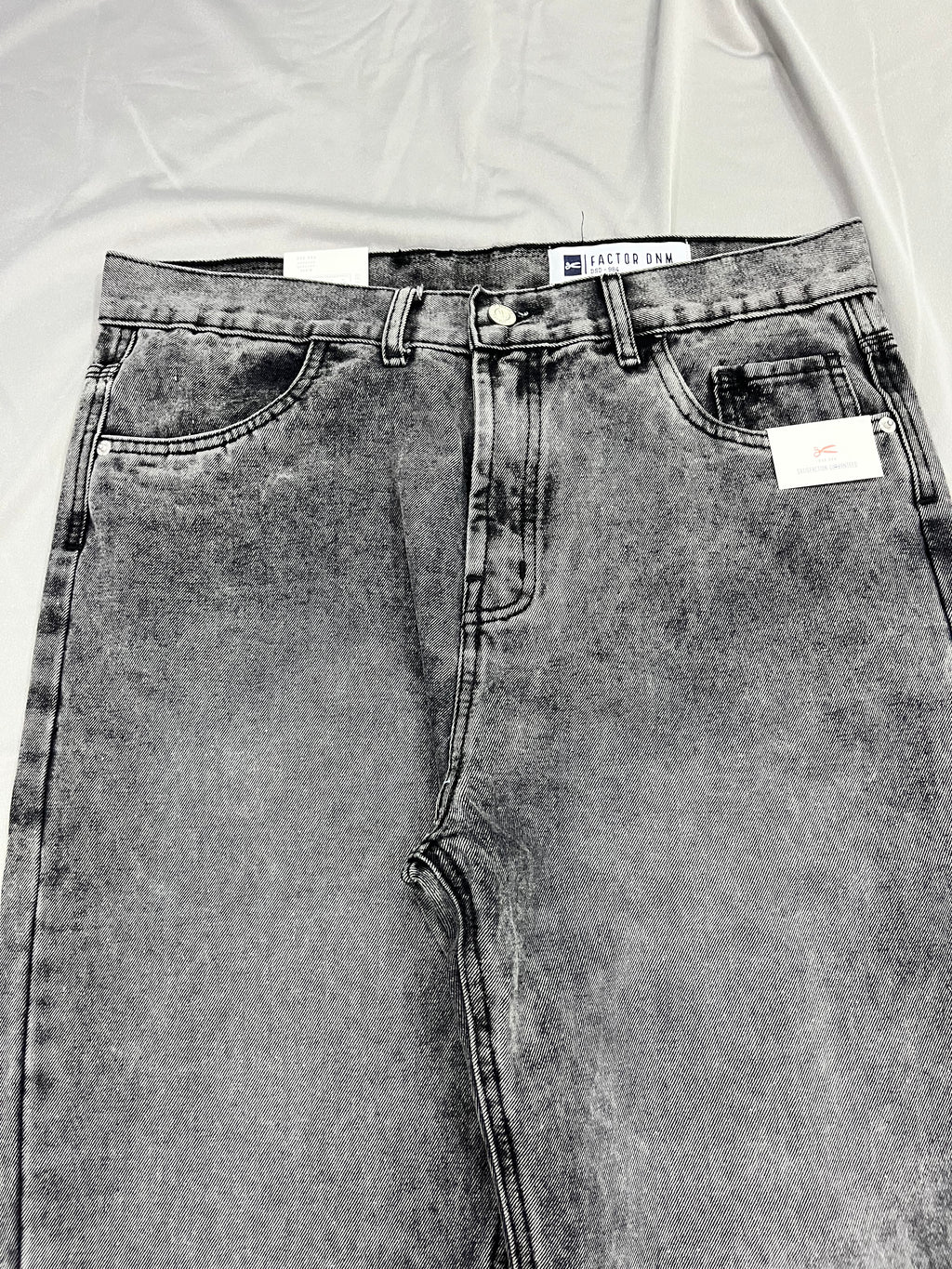 MOM JEAN DM GRIS CLARO