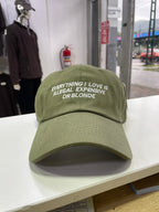 GORRA “EVERYTHING I LOVE IS ILLEGAL”