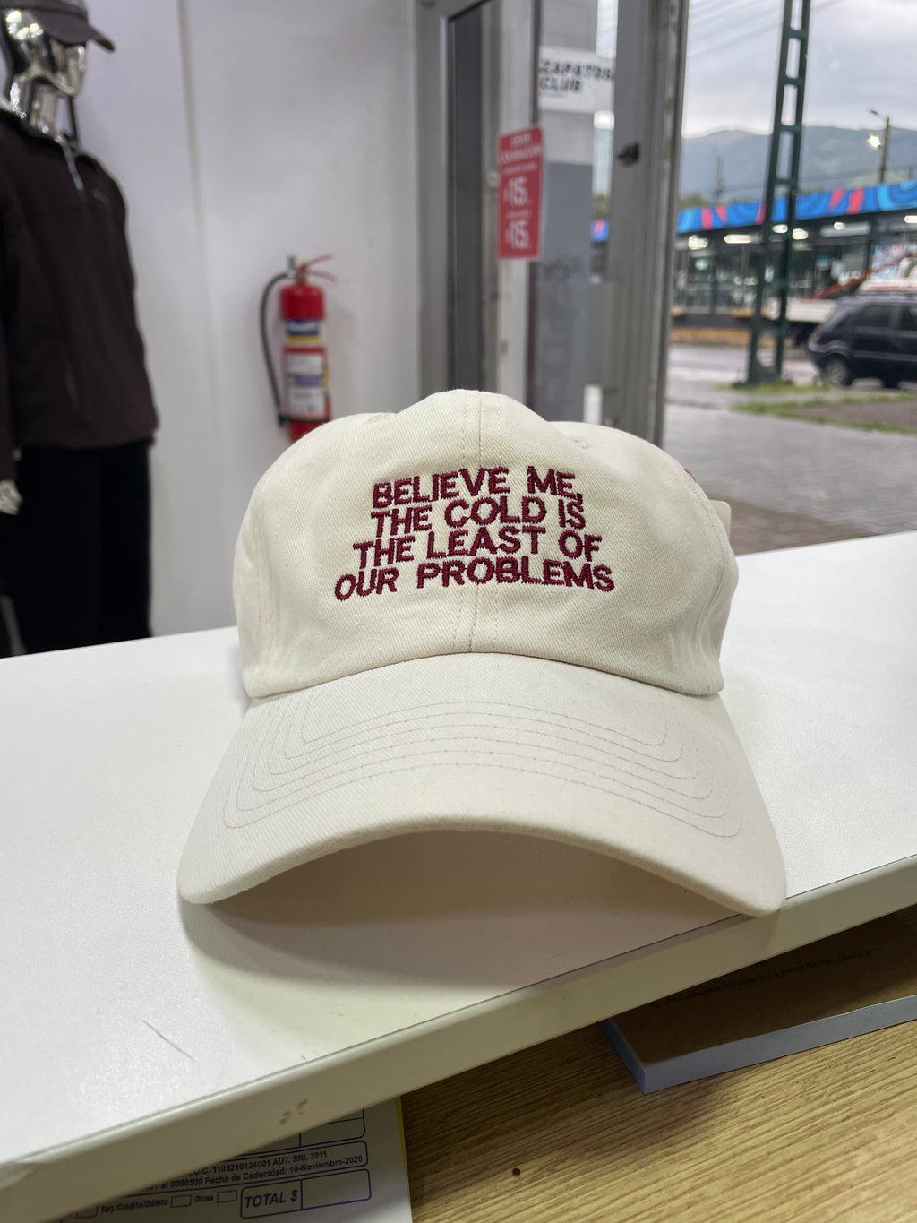 GORRA “BELIEVE ME THE COLD IS THE LEAST OF OUR PROBLEMS”