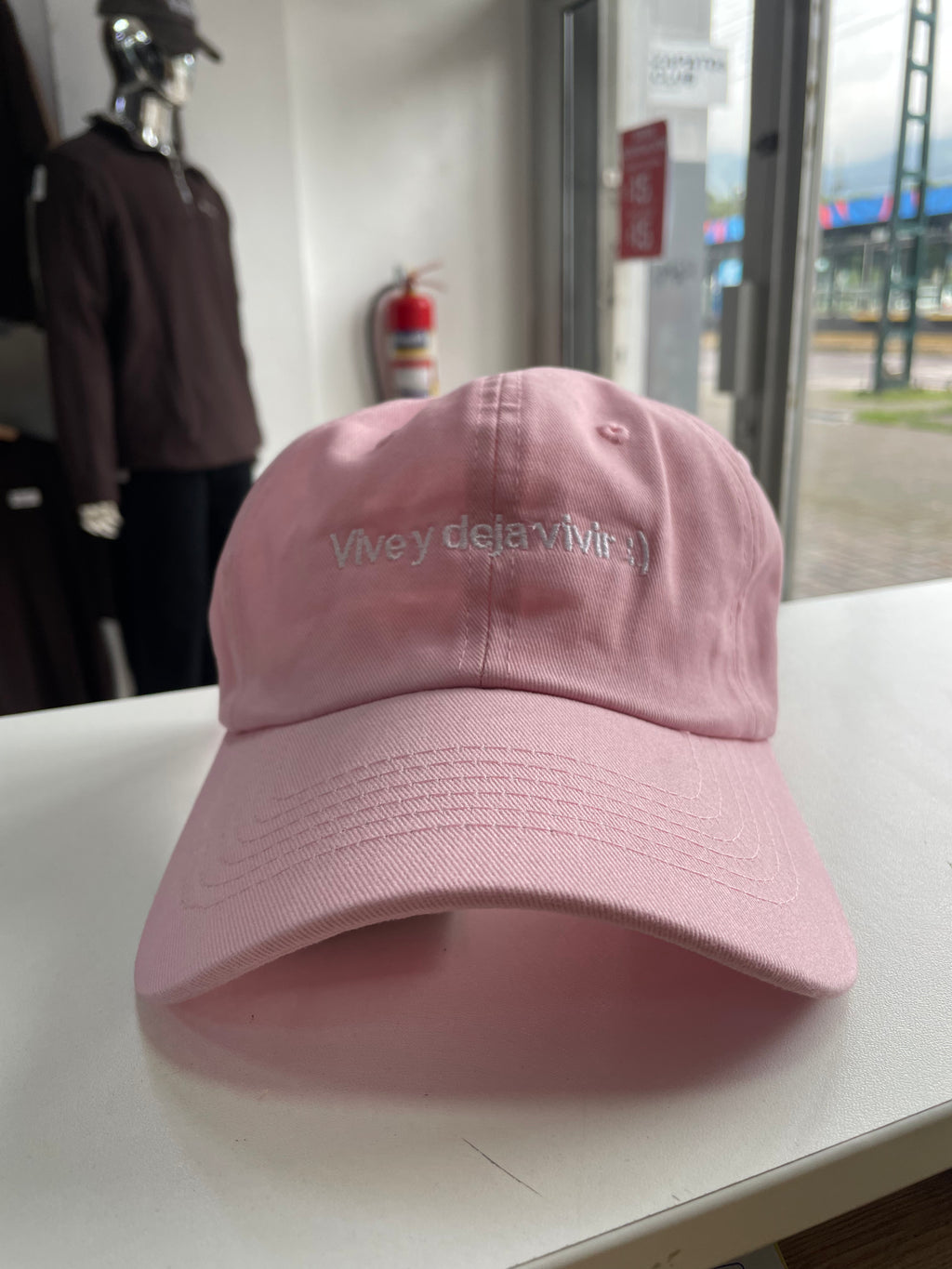 GORRA “VIVE Y DEJA VIVIR”