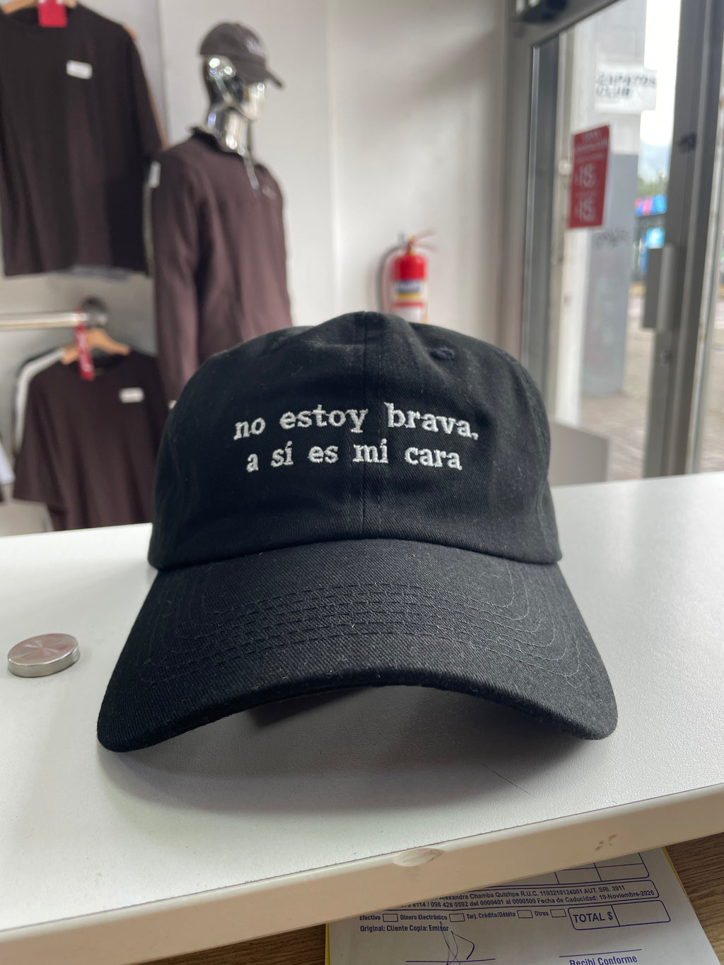 GORRA “NO ESTOY BRAVA, A SI ES MI CARA”