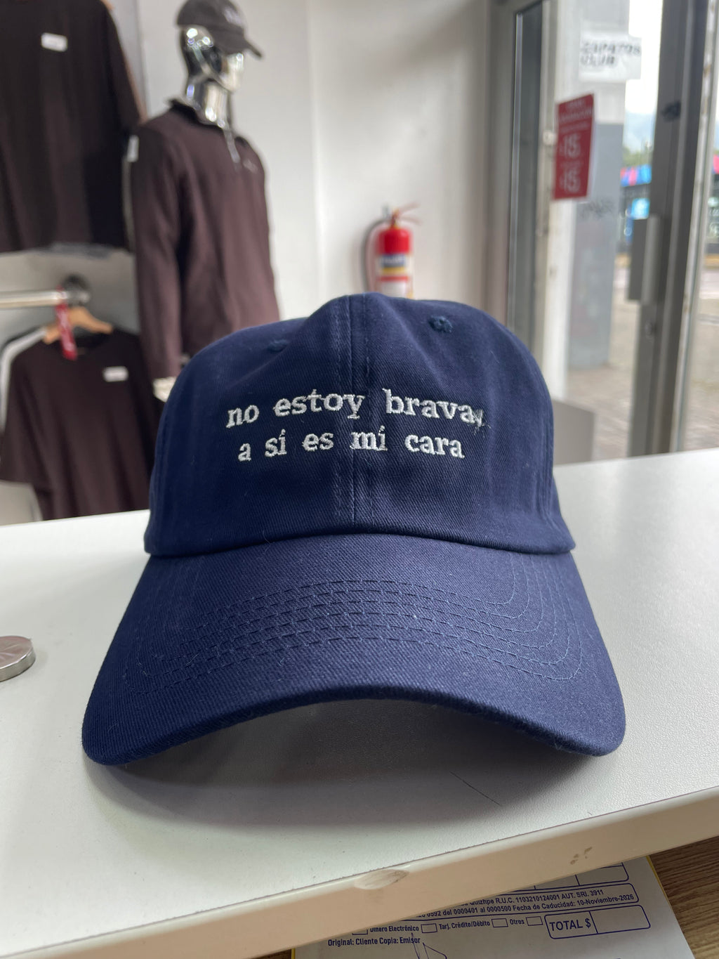 GORRA “NO ESTOY BRAVA, A SI ES MI CARA”