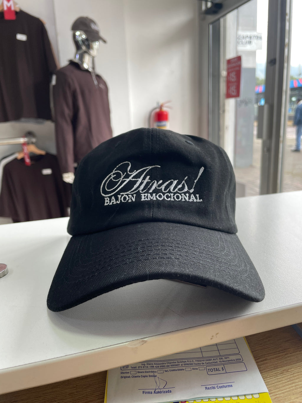 GORRA “ATRÁS BAJÓN EMOCIONAL”