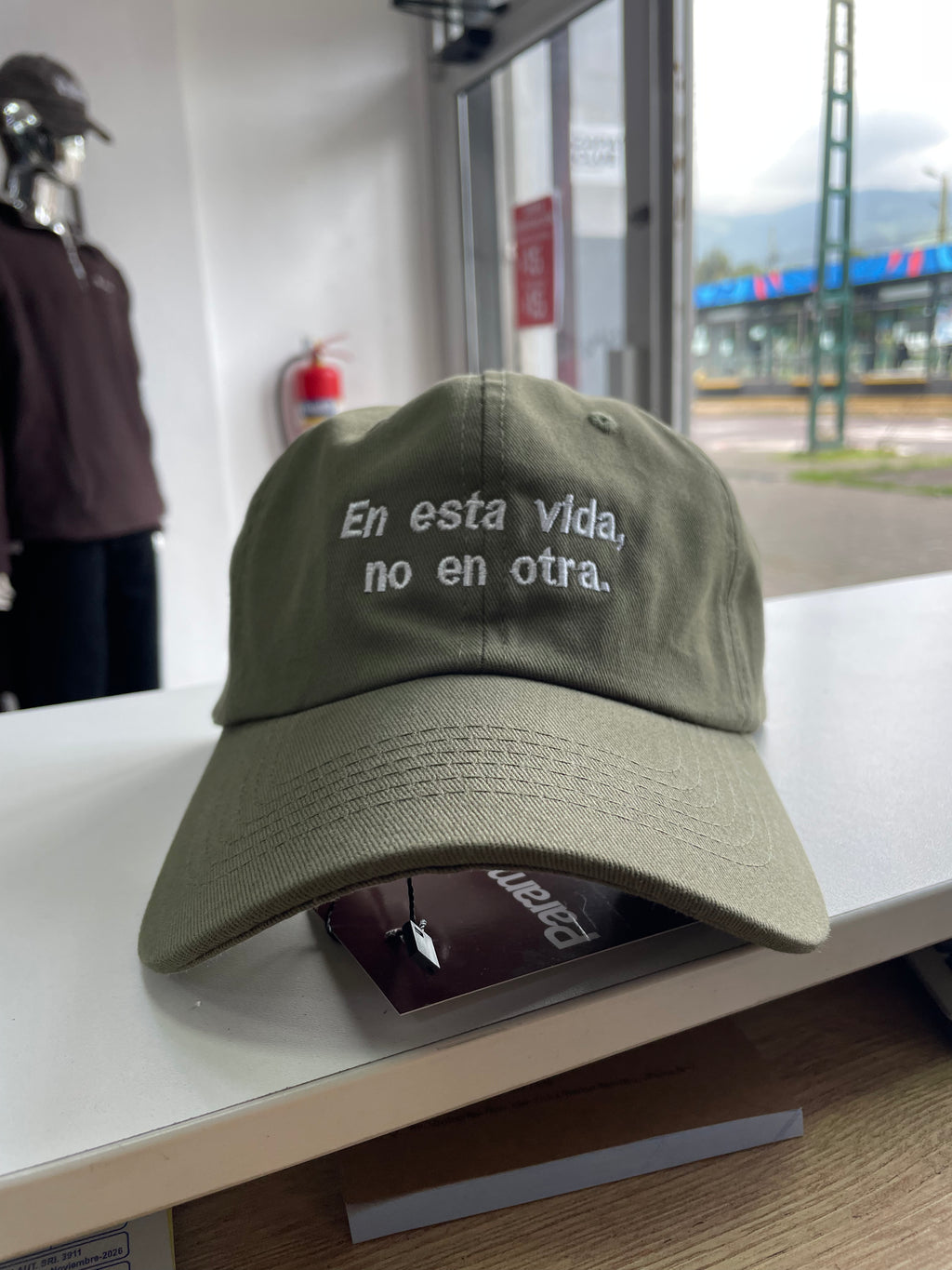 GORRA “EN ESTA VIDA, NO EN OTRA”