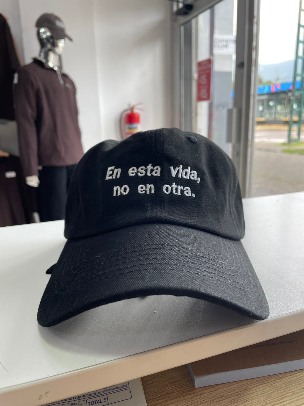 GORRA “EN ESTA VIDA, NO EN OTRA”
