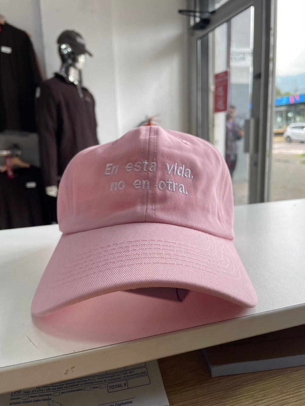 GORRA “EN ESTA VIDA, NO EN OTRA”