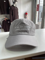 GORRA “SI DIOS ESTÁ CONMIGO”