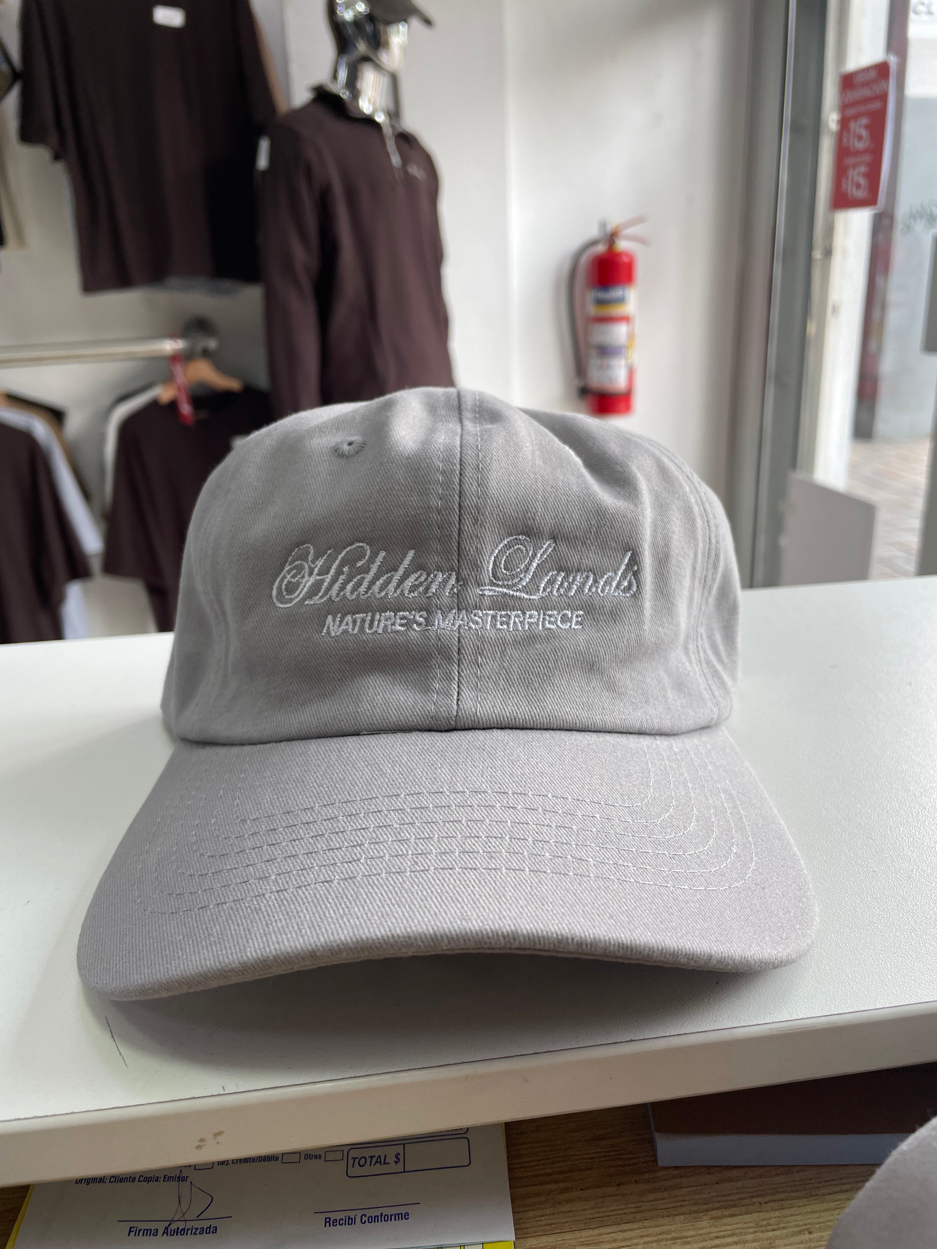 GORRA “HIDDEN LANDS NATURE’S MASTERPIECE”