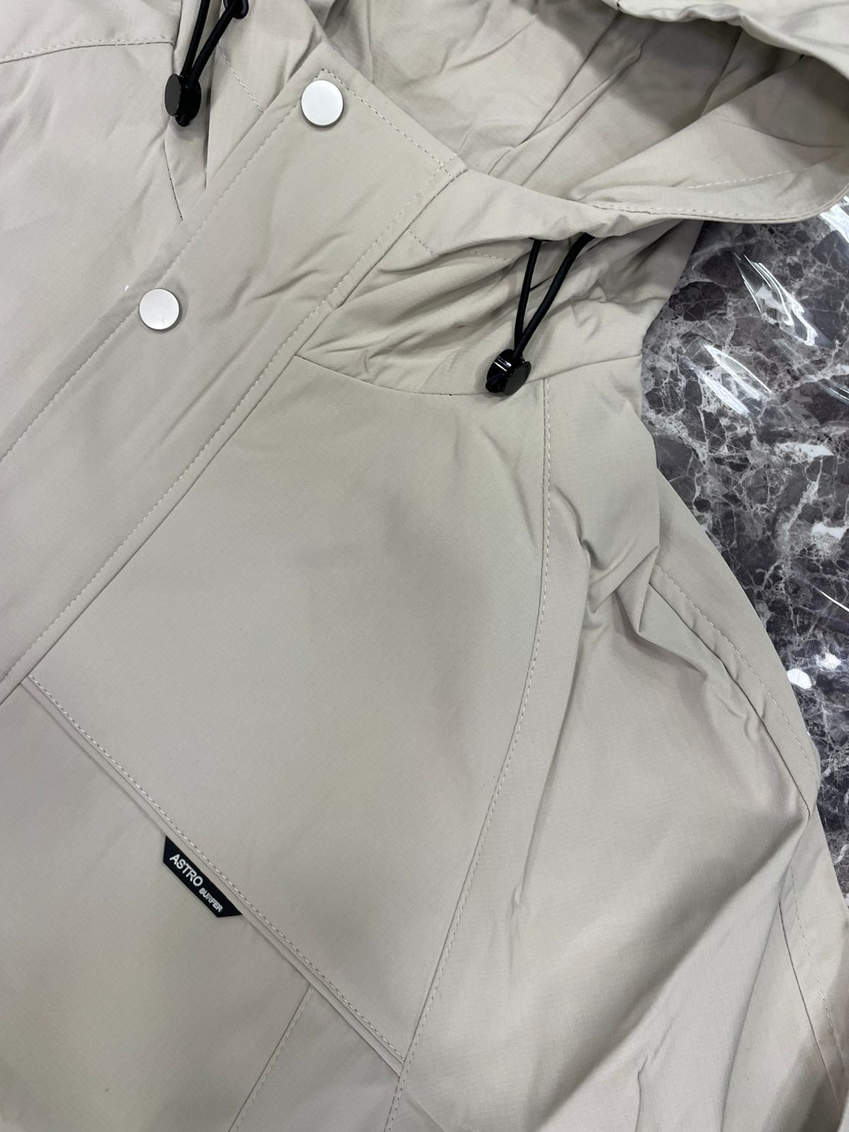 CHOMPA IMPERMEABLE ASTRO