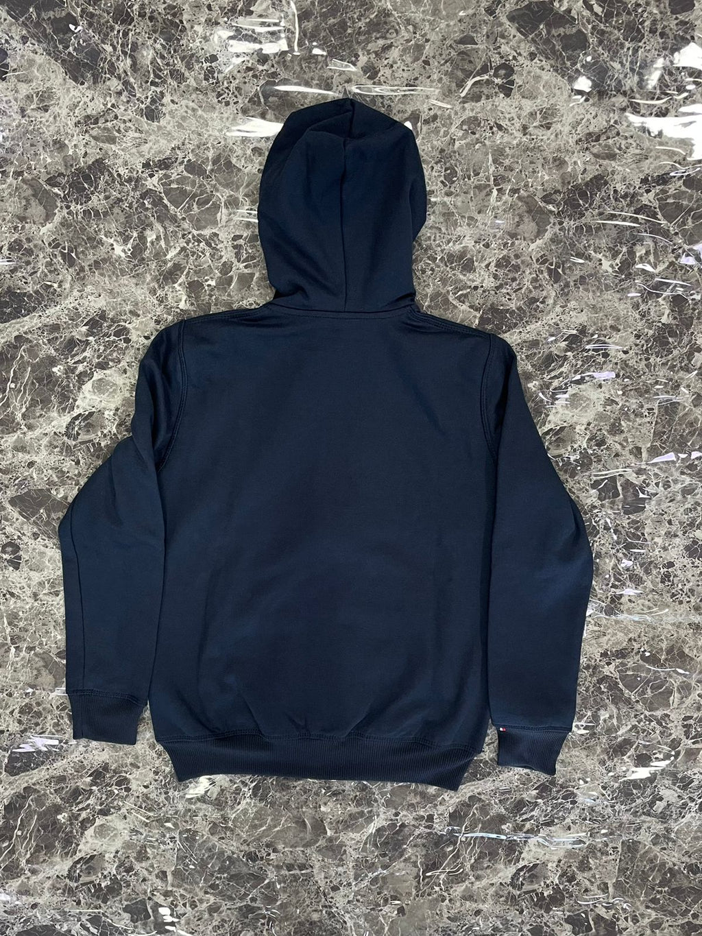 SUDADERA ESTANDAR CON CAPUCHA Y CIERRE